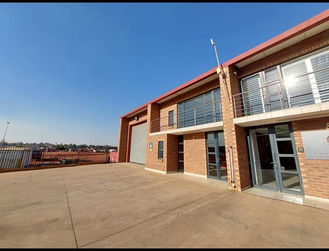 326M² WAREHOUSE TO LET IN CLAYVILLE